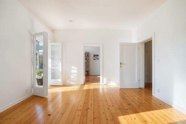 Wohnzimmer - Bezugsfrei