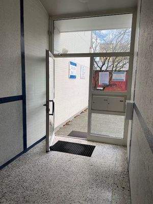 Und SO GEHT´s REIN!