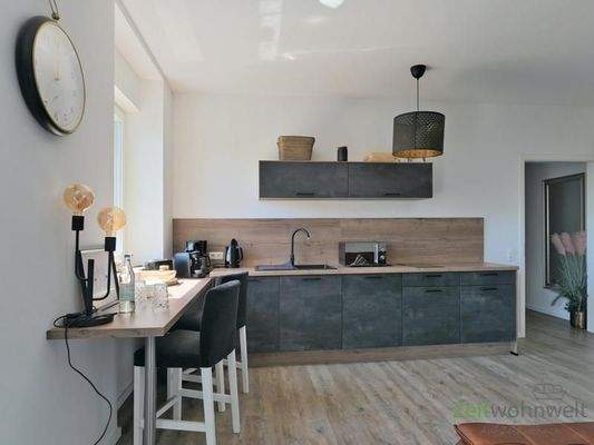 Küchenzeile mit Tresen