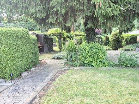 Gartenbereich - durch Mieterschaft genutzt