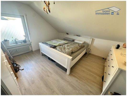 Helles Schlafzimmer - DG