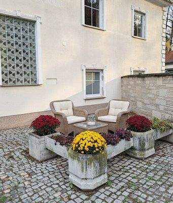 Vorschlag für private Vorplatzgestaltung (mit KI Hilfe)