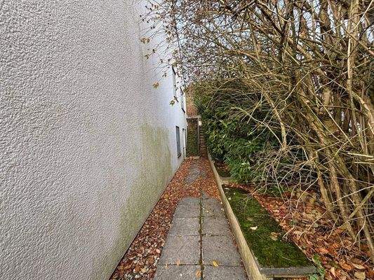 Seitlicher Zugang zur Waschküche