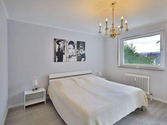 Schönes, helles Schlafzimmer