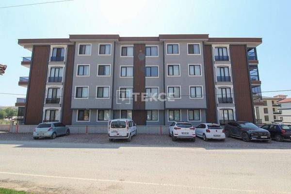 Spacious Properties with Balconies in a Complex in Yalova