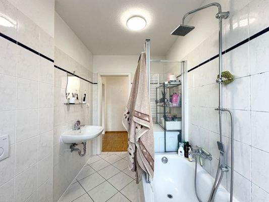 Wanne mit Regendusche