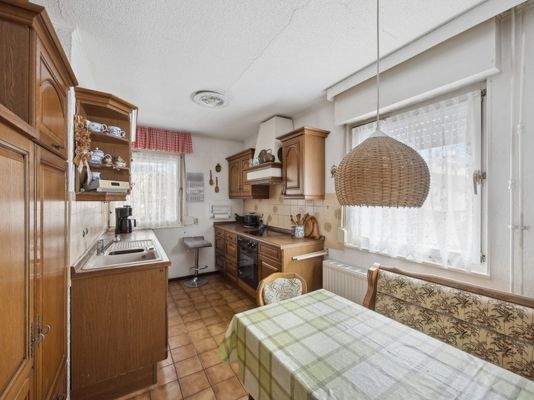 Küche mit Essecke EG