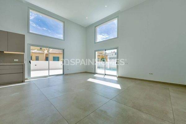 Luxe 3-Bedroom House with Private Swimming Pool in Finestrat
