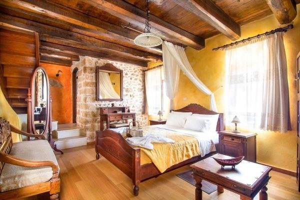 Kreta, Samonas: Historische Steinvilla mit Meer- und Bergblick zu verkaufen