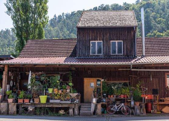 Nebengebäude: Vermietet mit Ausbaureserve