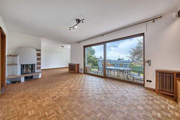 Ground Floor: Living and dining room area