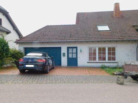 EB2 Garage m.Stellplätzen