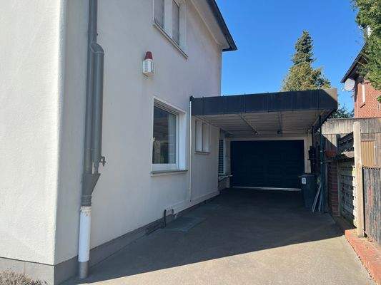 Garage und Carport