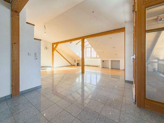 Wohn- und Essbereich im OG