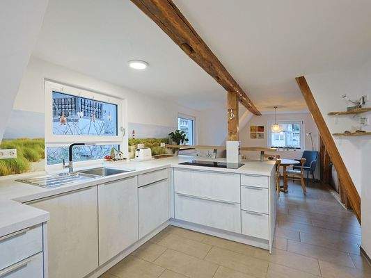 Sehr moderne und hochwertige Küche mit viel Platz