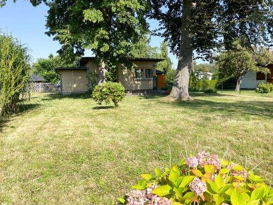 Blick vom Wasser auf das Grundstück