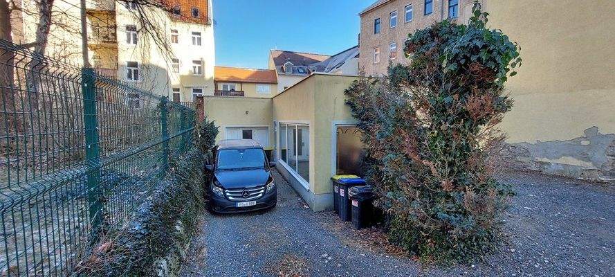 Hintereingang in Gewerbeeinheit