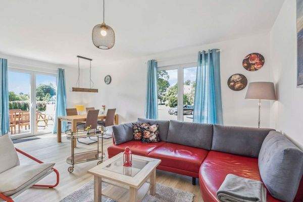 Wohnzimmer - rechts - EG