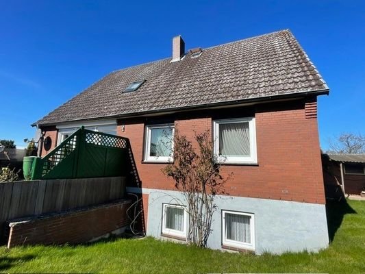 Haus Südseite mit Terrasse