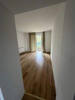 Geräumiges Wohnzimmer