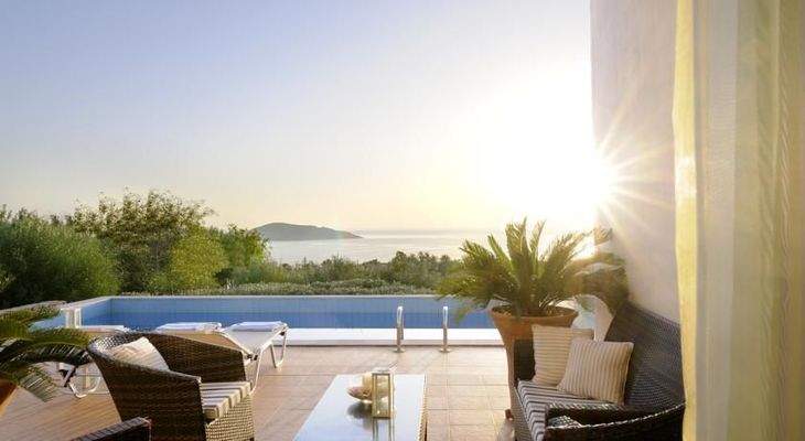 Haus auf Kreta mit Panoramablick auf die Bucht von Elounda