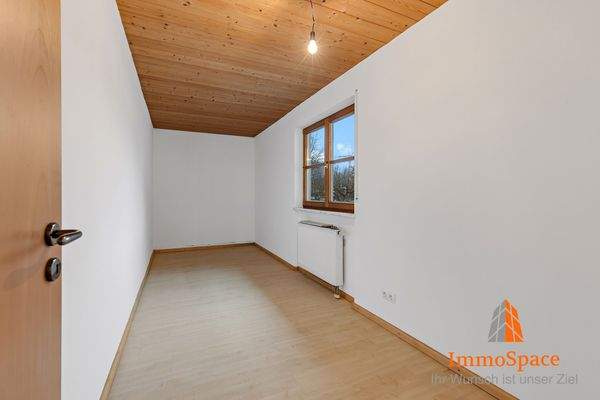 Blick in ein weiteres Zimmer im Erdgeschoss