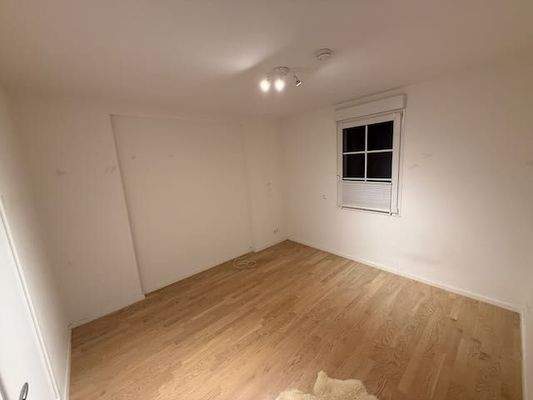 Schlafzimmer 2 im 1 OG