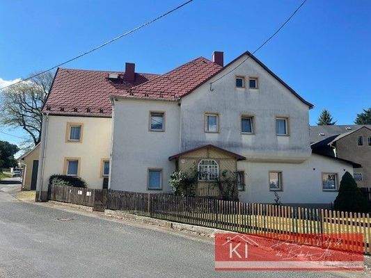 Straßenseite/ Vorgarten