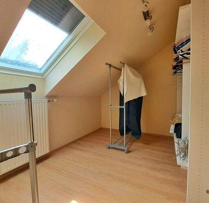 DG: Schrankraum neben Raum 4