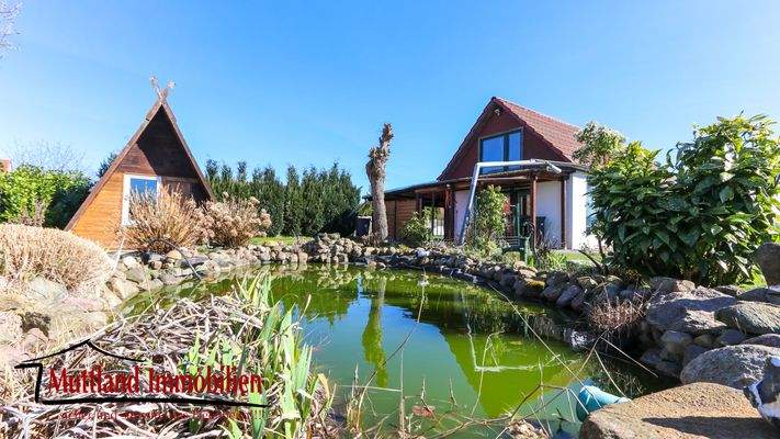 Nebengelass und Teich