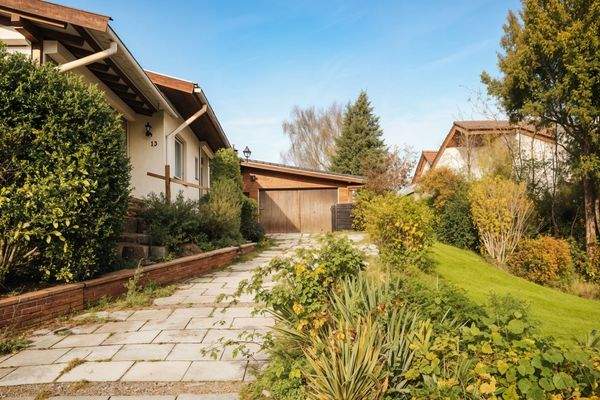 Auffahrt inkl Garage Nr. 1