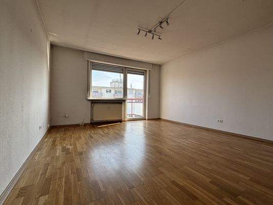 Blick auf den Balkon vom Wohnzimmer