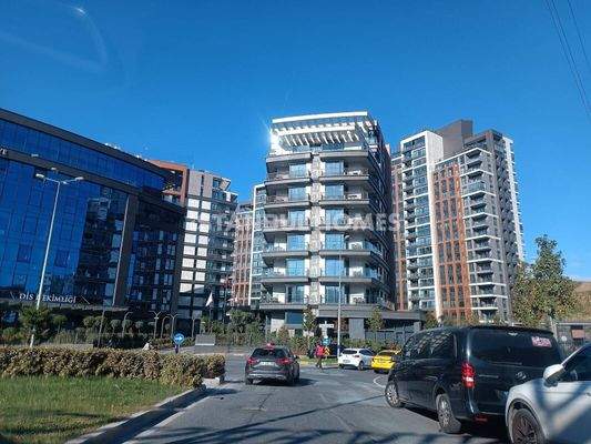 Luxe Properties near Vadi Istanbul in Complex in Sariyer