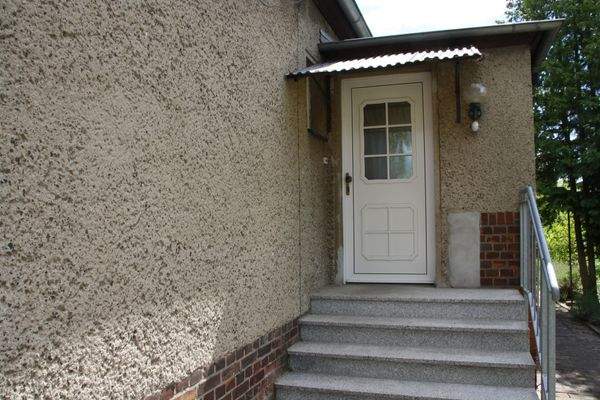 Wohnhaus Westseite mit Eingangsbereich!