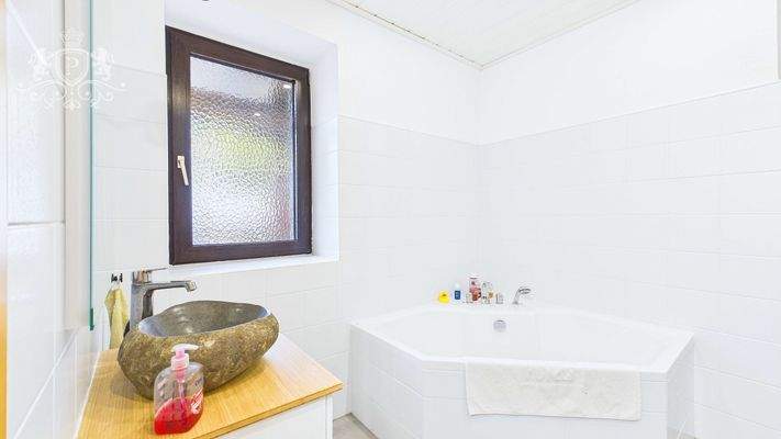 CAM01984G0-PR0423-STILL009