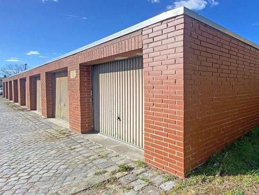 Massiv gebaut + verklinkert