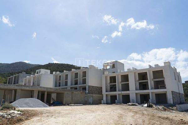Apartment for Sale in a Seaside Complex in Tatlısu Gazimağusa