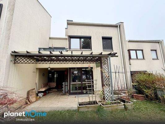 Blick vom Garten zum Haus