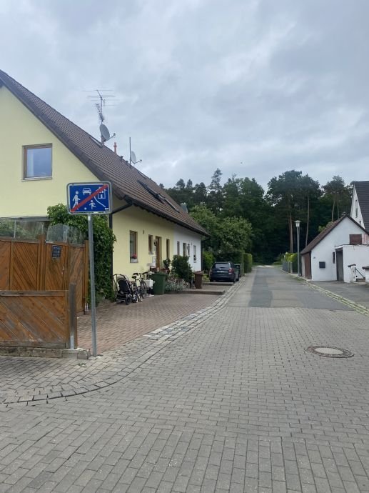 VON PRIVAT Doppelhaushälfte Schwaig Behringersdorf, Waldrandlage,  nähe Nürnberg