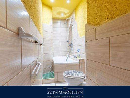 Badezimmer mit Badewanne