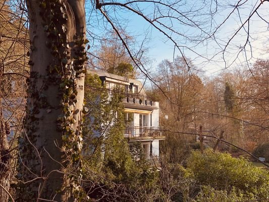 Die Dachgeschoss-Wohnung und der Garten-Blick