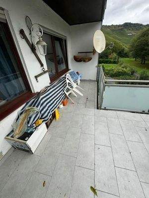 19 OG großer Balkon