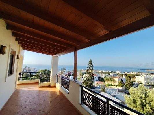 Kreta, Violi Charaki: Exquisites Haus mit Panoramablick auf das Meer und die Stadt Rethymno zu verkaufen