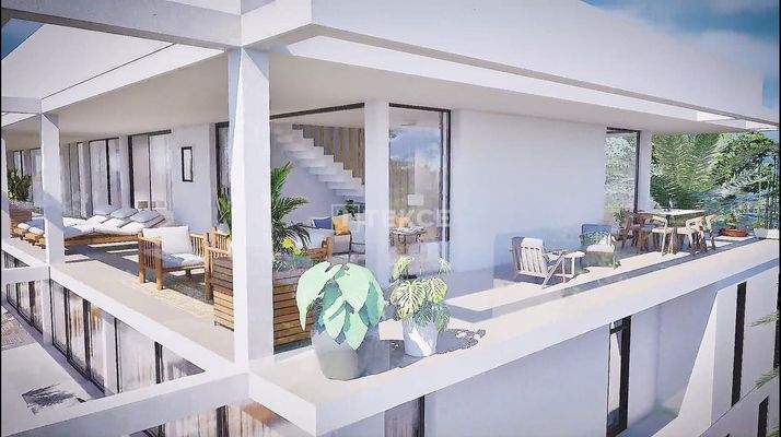 Apartments with Private Gardens or Solariums in Mar de Cristal