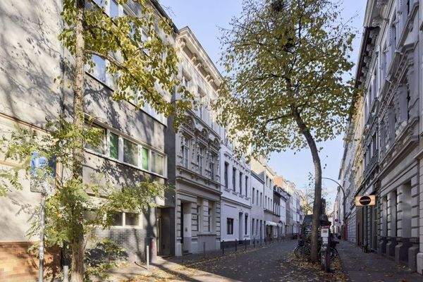 Straßenansicht rechtsseitig