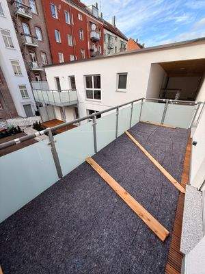 Großer schöner Süd-Balkon