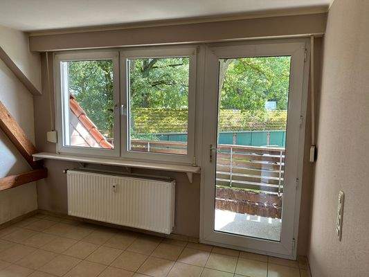 Essbereich mit Zgang zum Balkon