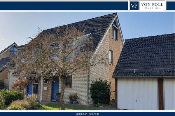 Hausansicht mit Garage