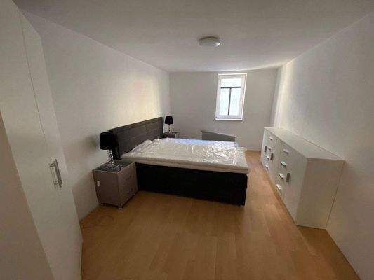 2. Schlafzimmer 1. OG.jpg