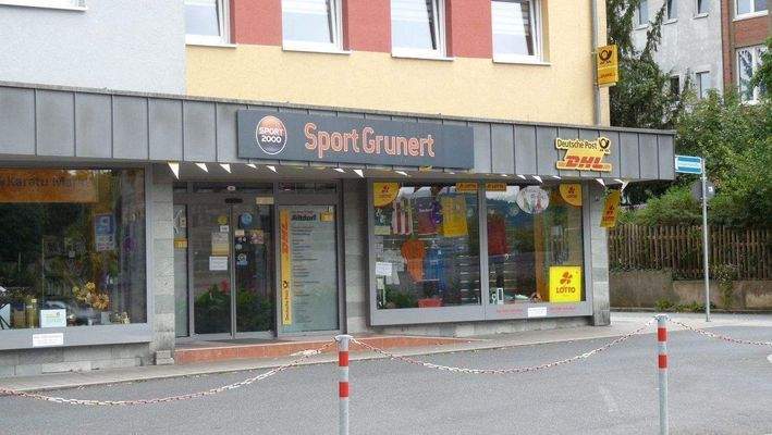 Wohnumfeld Geschäft mit Post.JPG